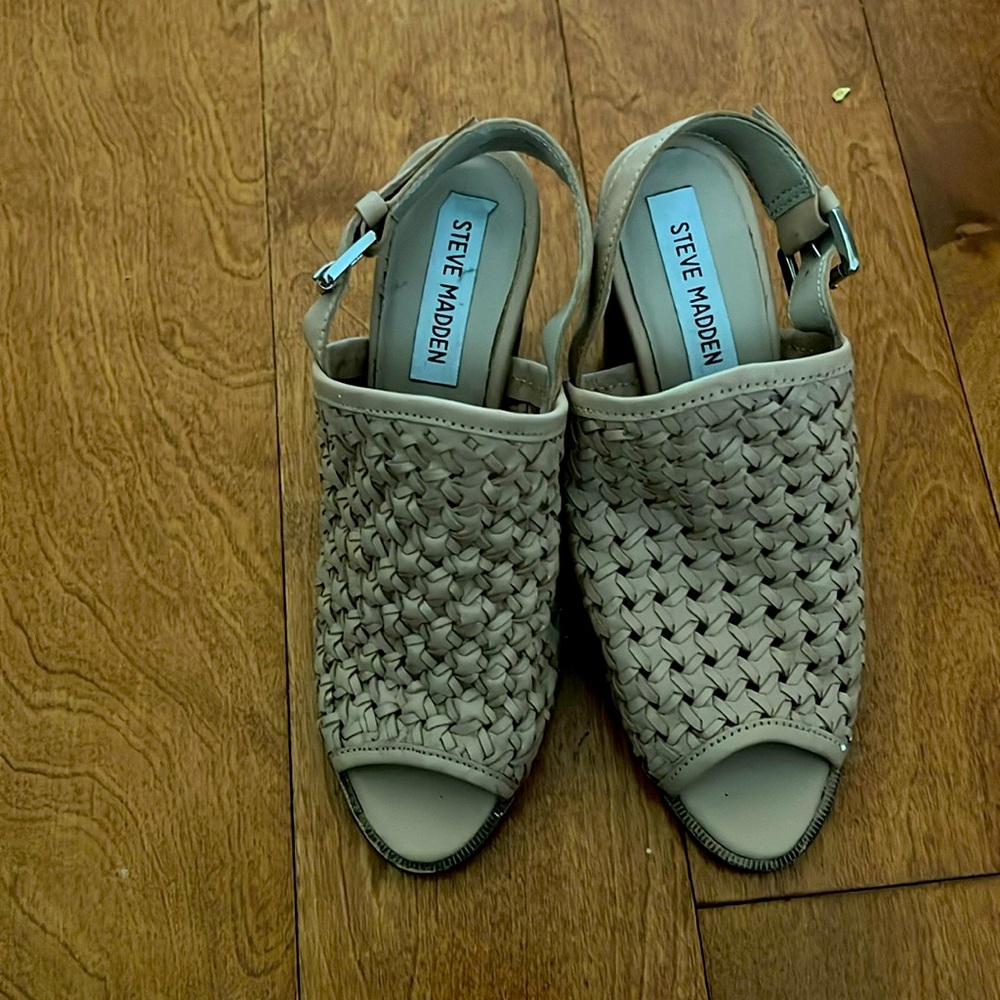 Steve Madden heels tan used excellent condition maybe once